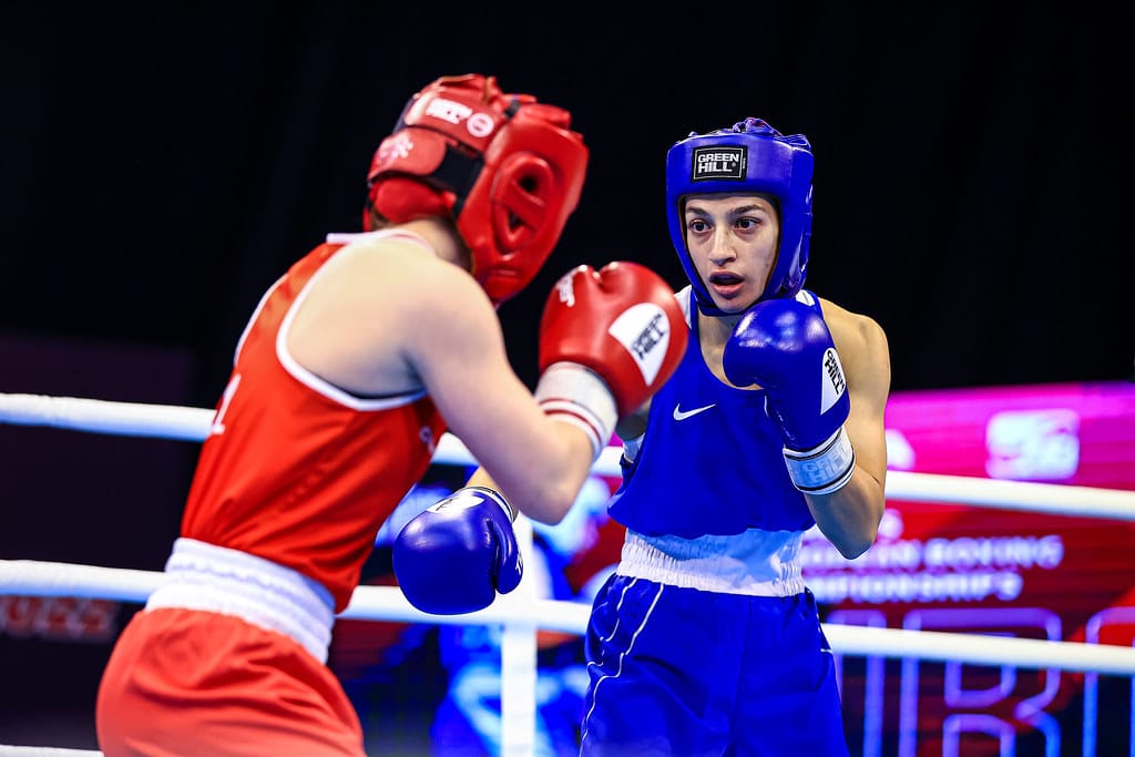 Buza and Roullias knocked out their rivals at the Youth World Boxing Championships