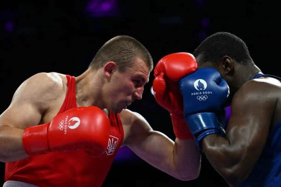 Oleksandr Khyzhniak defeated Cuban Arlen Lopez